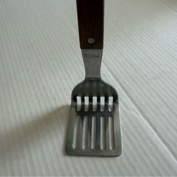 EkcoFind Stainless US A Potato Masher - Picture 2 of 6